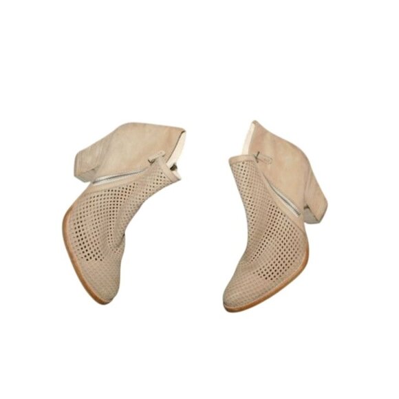 Paul Green Size 9.5 US (7UK) Beige Leather Designer Booties Shoes - Picture 1 of 3